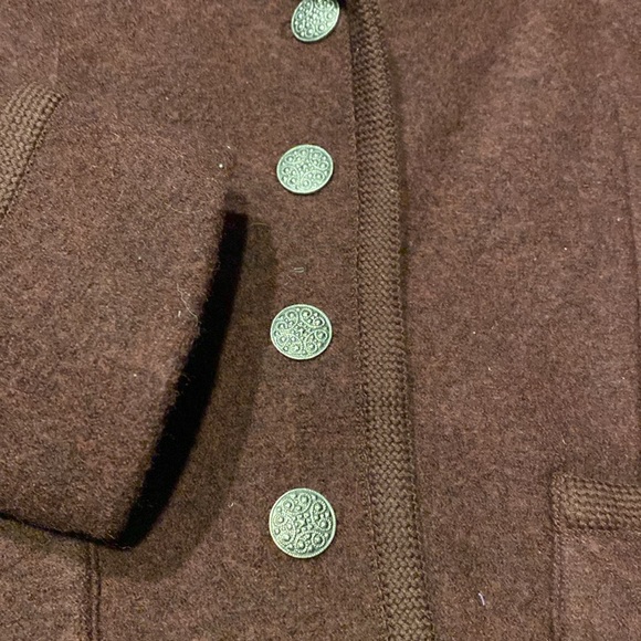 Brooks Brothers women’s 100% wool jacket with decorative buttons - Picture 3 of 5